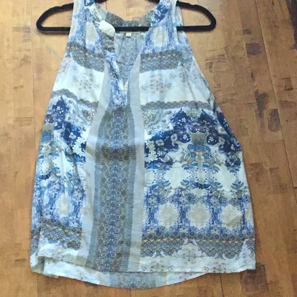 Sleeveless blouse